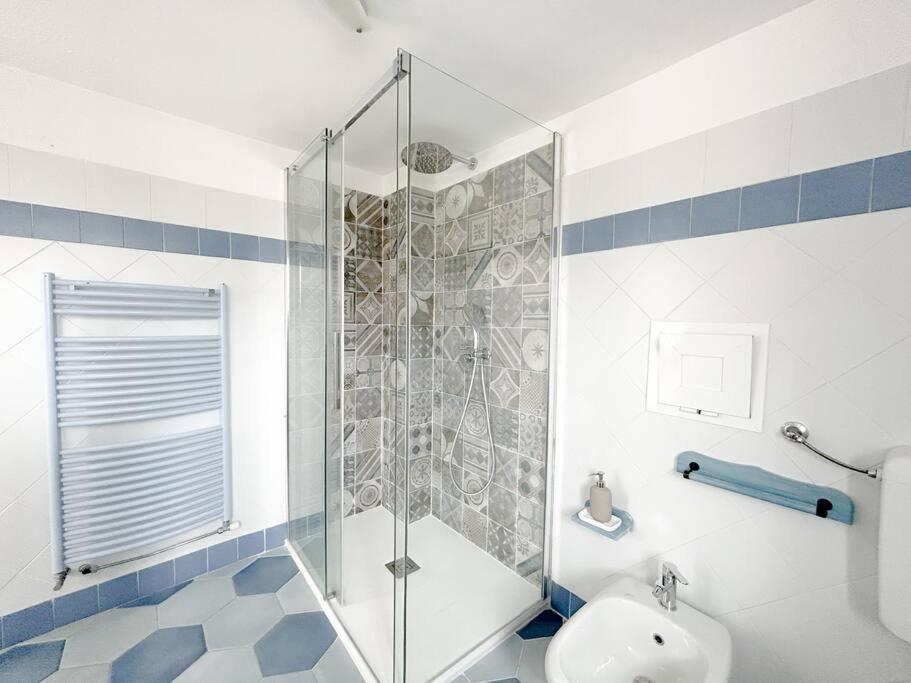 Apartament Elegante Mansarda 300Mt Dal Mare - Centro - Wifi Savona Zewnętrze zdjęcie