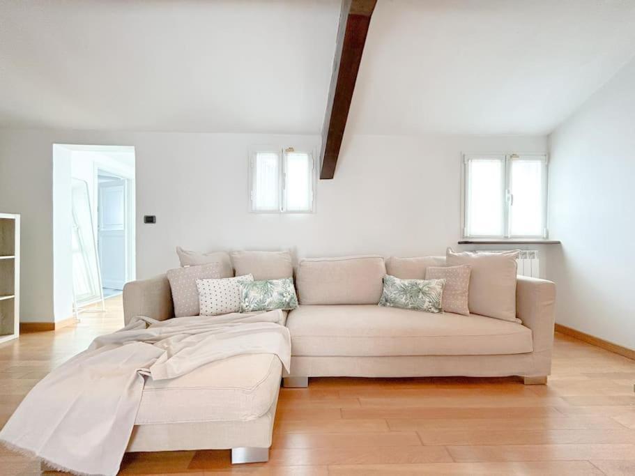 Apartament Elegante Mansarda 300Mt Dal Mare - Centro - Wifi Savona Zewnętrze zdjęcie