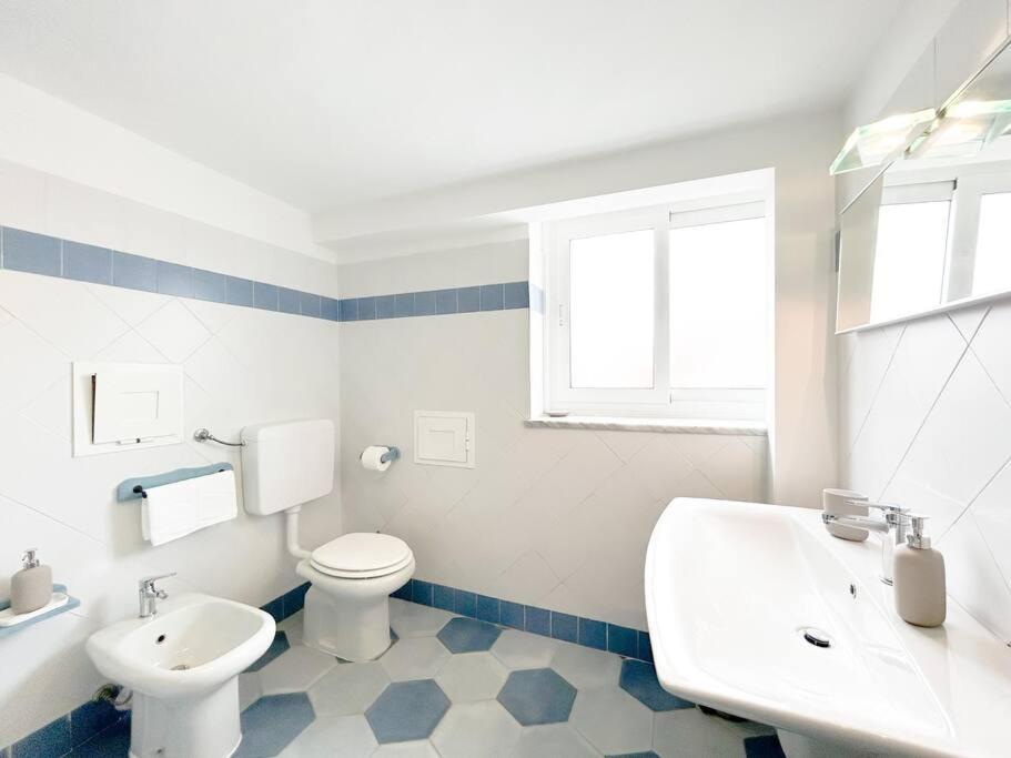 Apartament Elegante Mansarda 300Mt Dal Mare - Centro - Wifi Savona Zewnętrze zdjęcie
