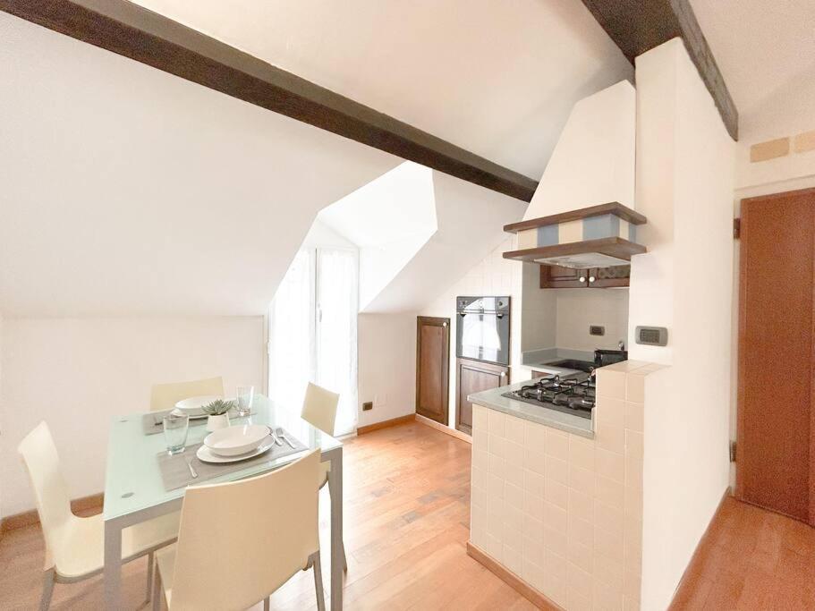 Apartament Elegante Mansarda 300Mt Dal Mare - Centro - Wifi Savona Zewnętrze zdjęcie
