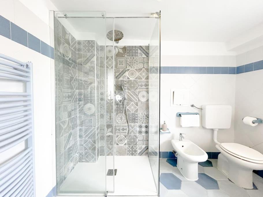 Apartament Elegante Mansarda 300Mt Dal Mare - Centro - Wifi Savona Zewnętrze zdjęcie