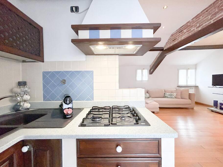 Apartament Elegante Mansarda 300Mt Dal Mare - Centro - Wifi Savona Zewnętrze zdjęcie