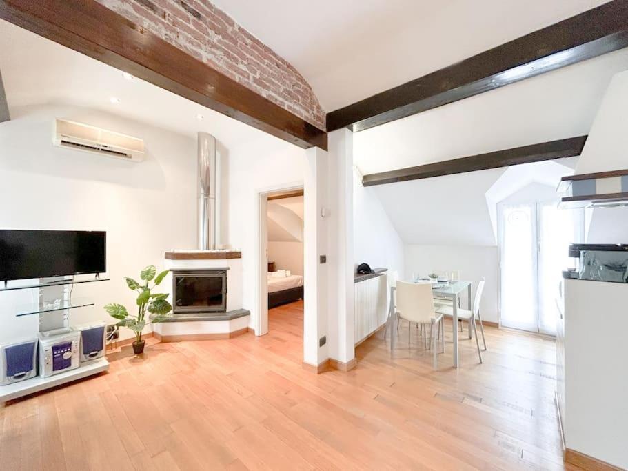 Apartament Elegante Mansarda 300Mt Dal Mare - Centro - Wifi Savona Zewnętrze zdjęcie