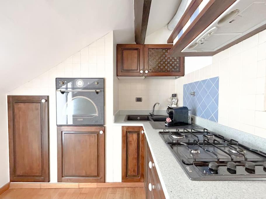 Apartament Elegante Mansarda 300Mt Dal Mare - Centro - Wifi Savona Zewnętrze zdjęcie